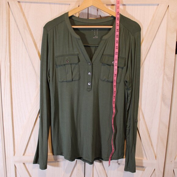 A New Day Green Button Front Henley Top- Size Medium - Picture 7 of 7